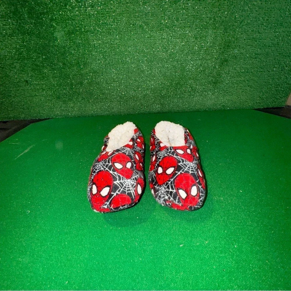 Spider‎ Man Boys Print Slippers Faux Sherpa Lining Boys Kids Size Small/Medium